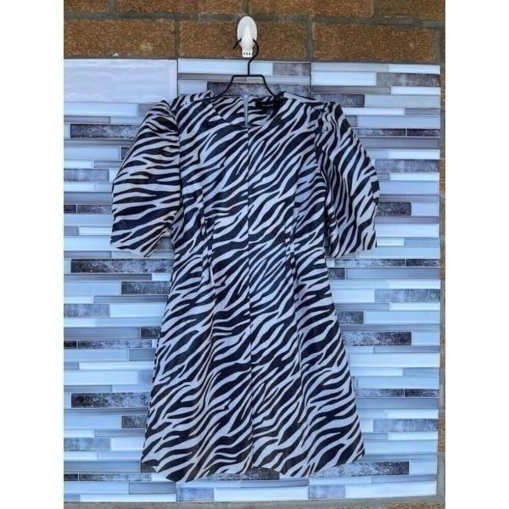 En Saison Zebra Print Mini Dress small - Picture 4 of 12